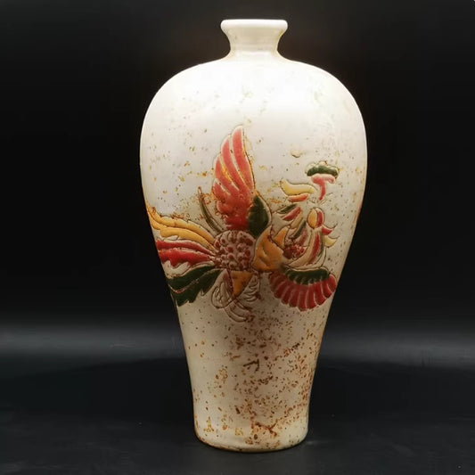 Vintage And Antique Vases With A Traditional Chinese Aesthetic For Home Decor