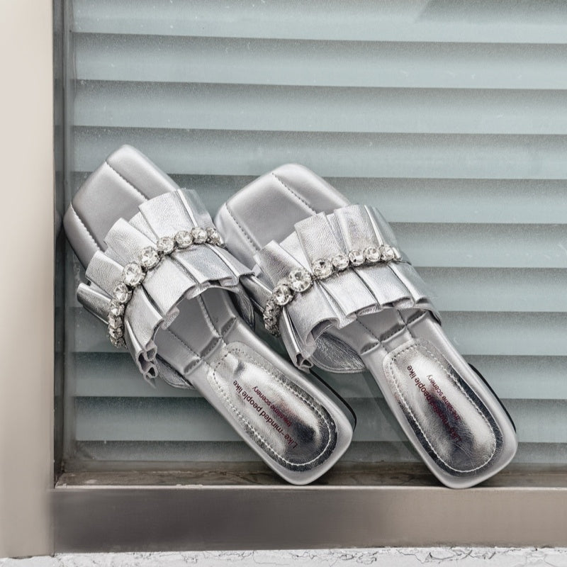 Stylish Silver Leather Pleated Slide Sandals With A Resort Vibe